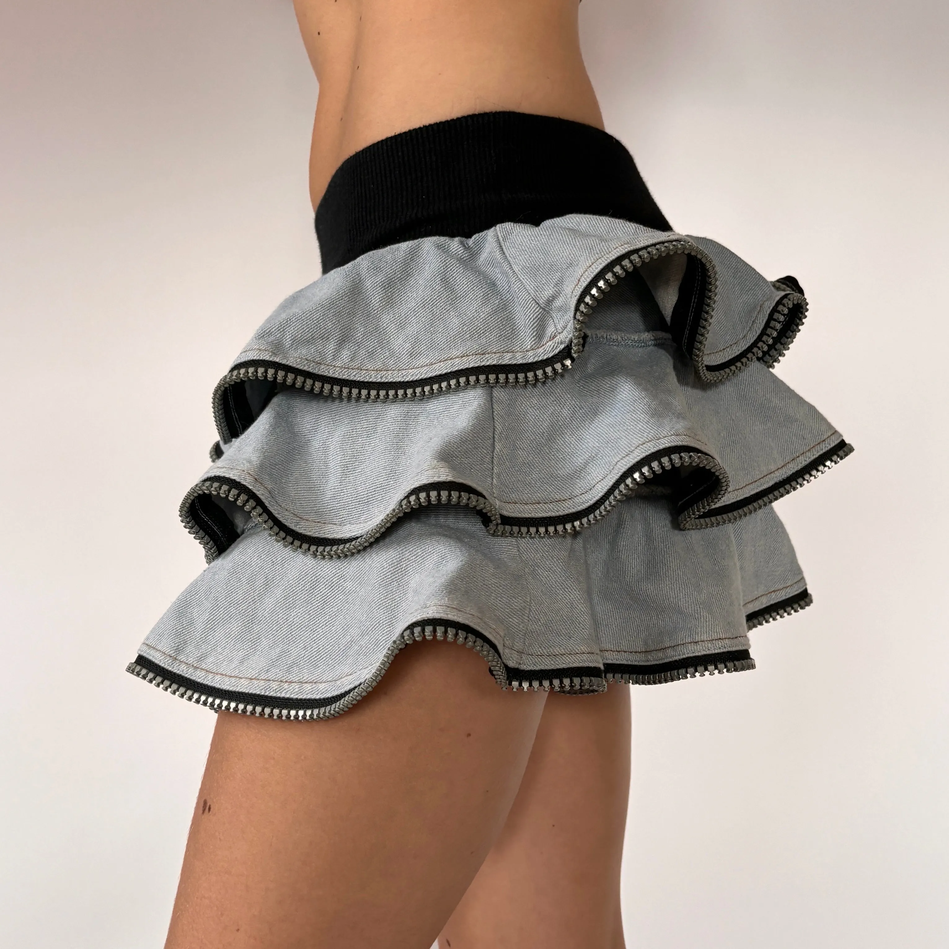 Glavil Denim Ruffle Skort (XS)