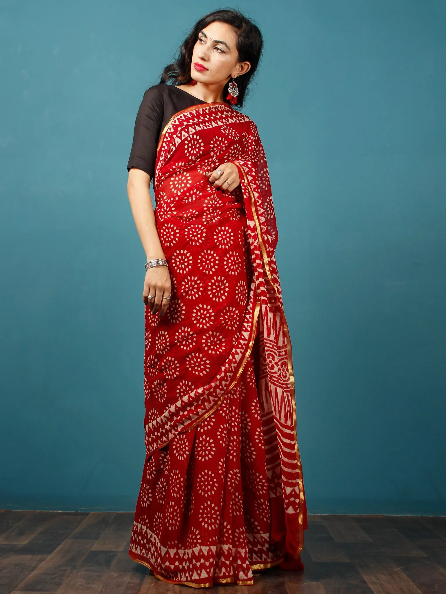 Red White Hand Block Printed Chiffon Saree with Zari Border - S031702787