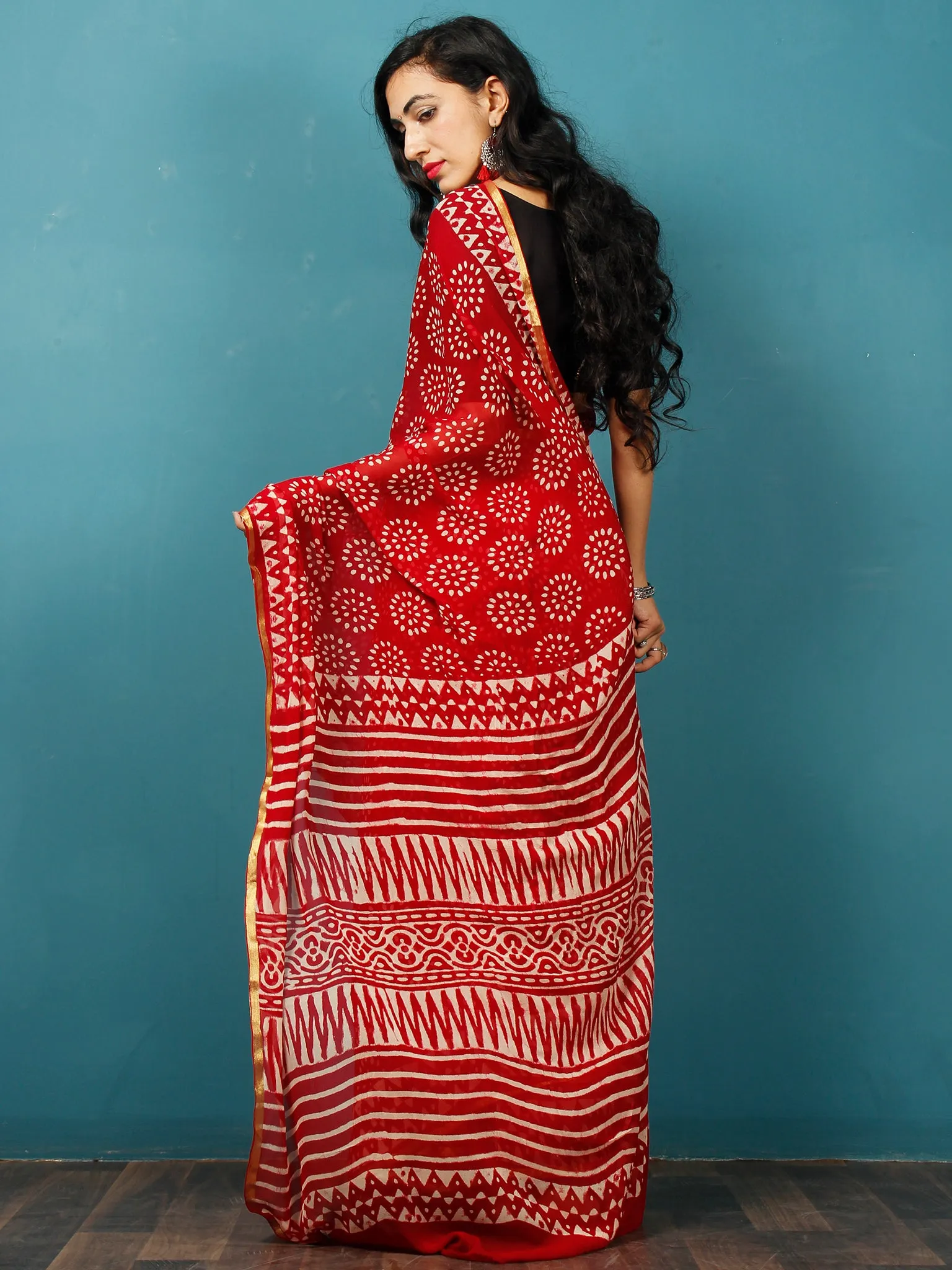 Red White Hand Block Printed Chiffon Saree with Zari Border - S031702787