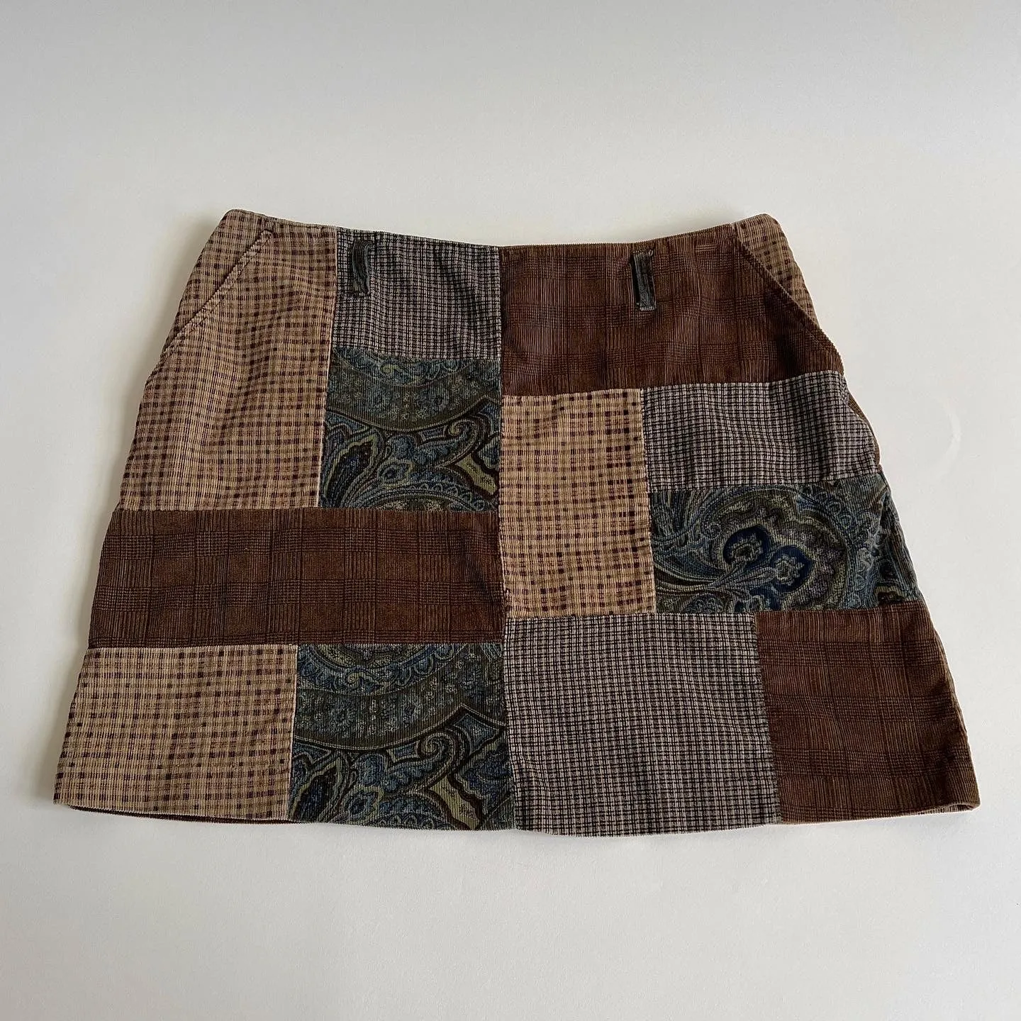 Y2K corduroy patchwork mini skirt - XL